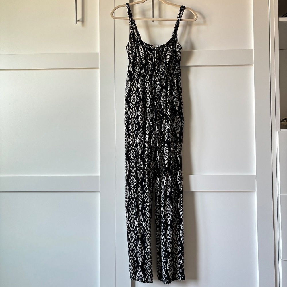 A comfortable jumpsuit for a quick brunch.